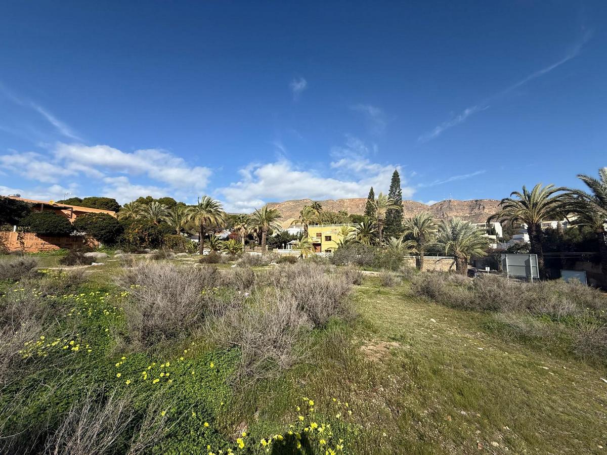 2.535 m² großes Grundstück in privilegierter Lage – Aguadulce