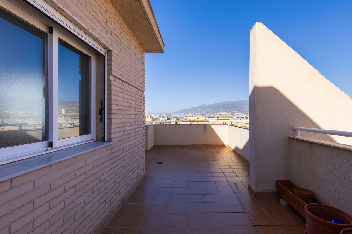 Attique Unique à Las Salinas avec Terrasse de 95 m² et Place de Parking