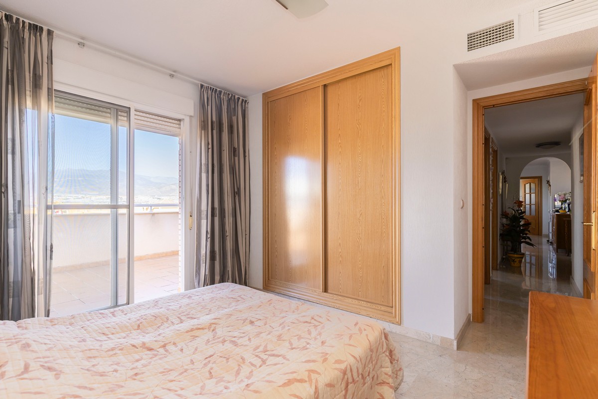 Attique Unique à Las Salinas avec Terrasse de 95 m² et Place de Parking