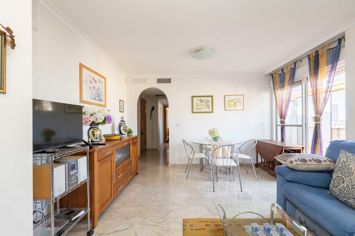 Attique Unique à Las Salinas avec Terrasse de 95 m² et Place de Parking