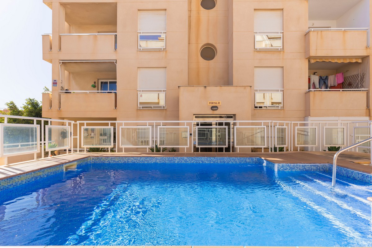 Attique Unique à Las Salinas avec Terrasse de 95 m² et Place de Parking