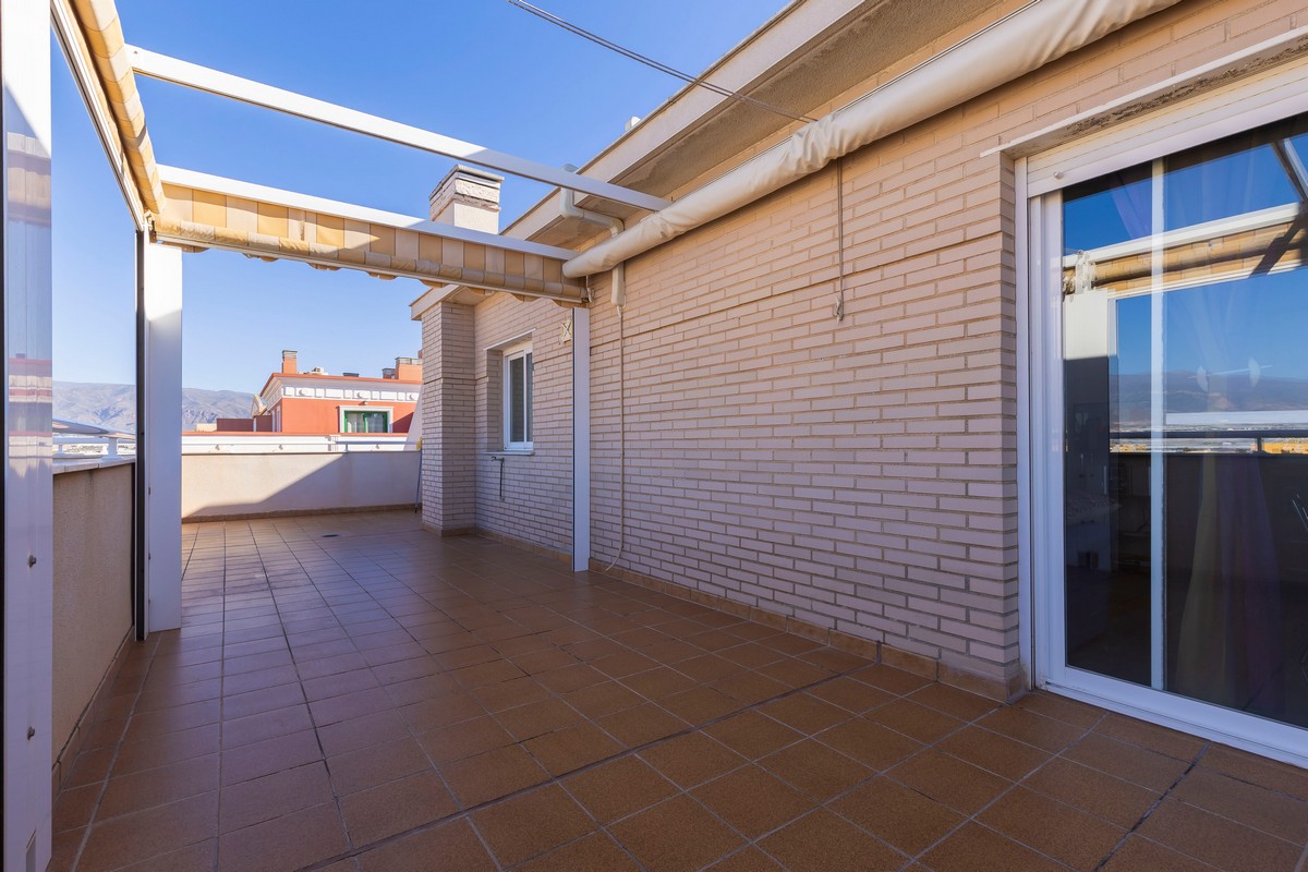 Attique Unique à Las Salinas avec Terrasse de 95 m² et Place de Parking