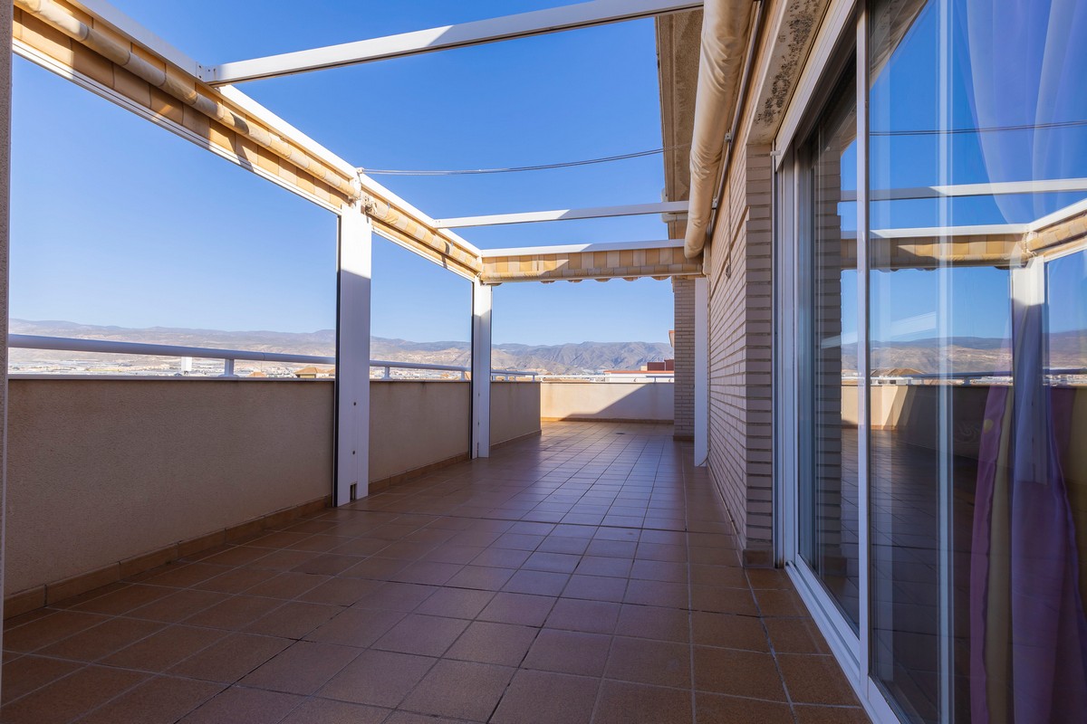 Attique Unique à Las Salinas avec Terrasse de 95 m² et Place de Parking