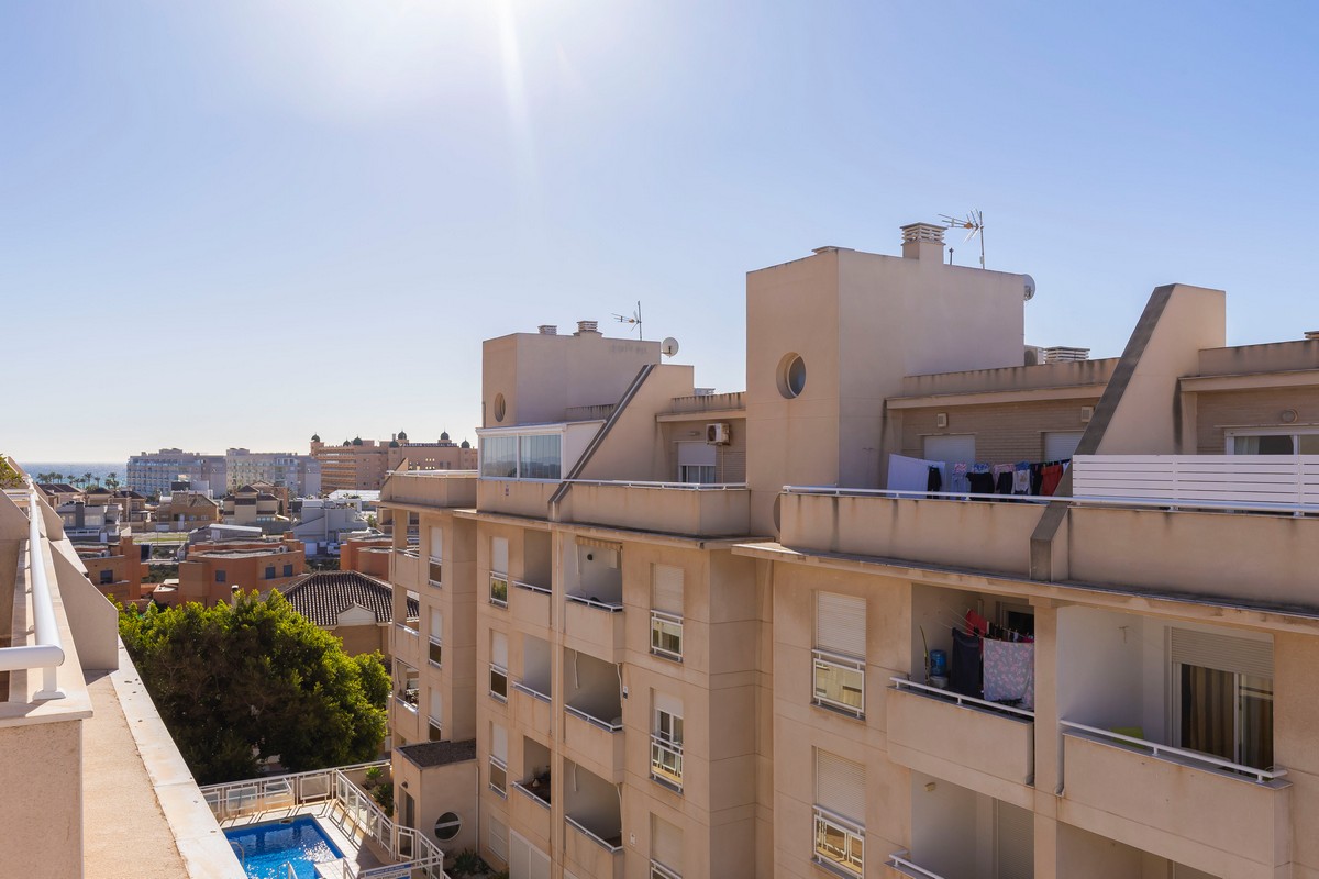 Attique Unique à Las Salinas avec Terrasse de 95 m² et Place de Parking