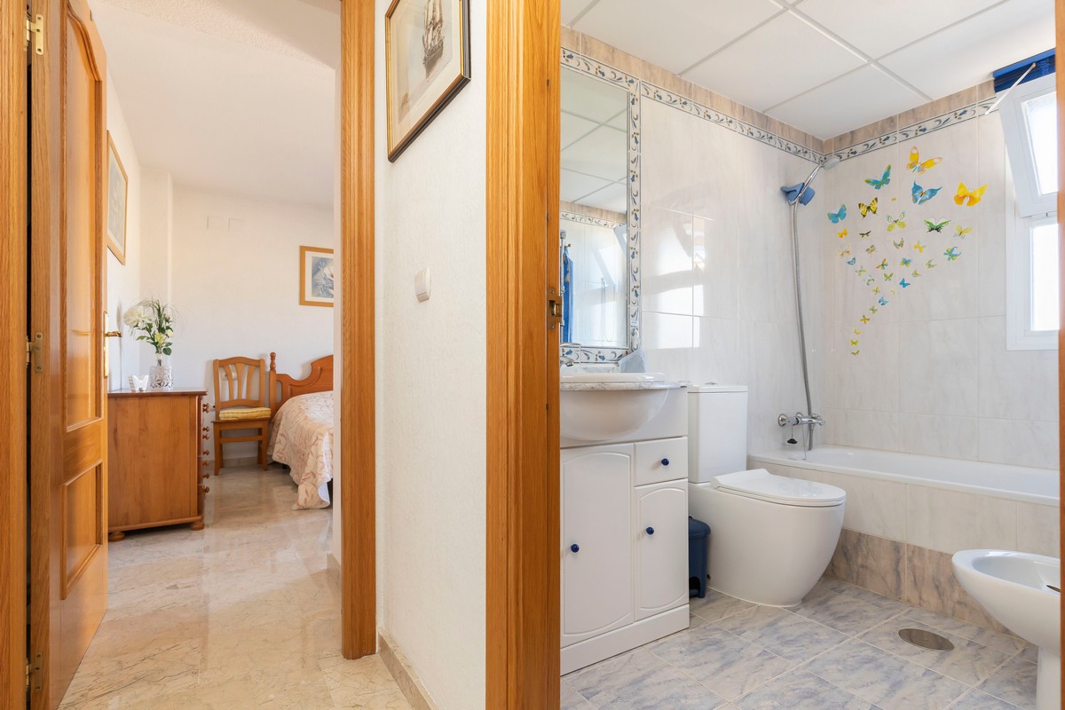 Attique Unique à Las Salinas avec Terrasse de 95 m² et Place de Parking