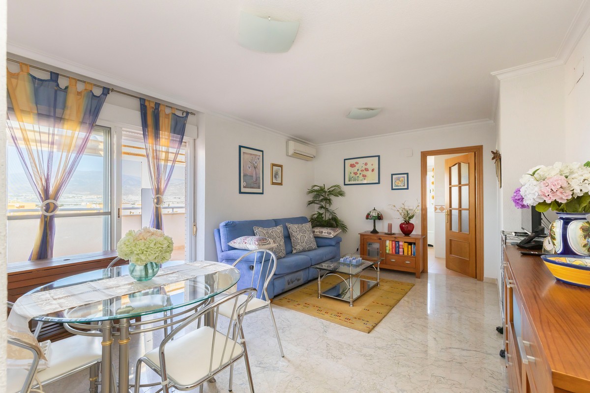 Attique Unique à Las Salinas avec Terrasse de 95 m² et Place de Parking