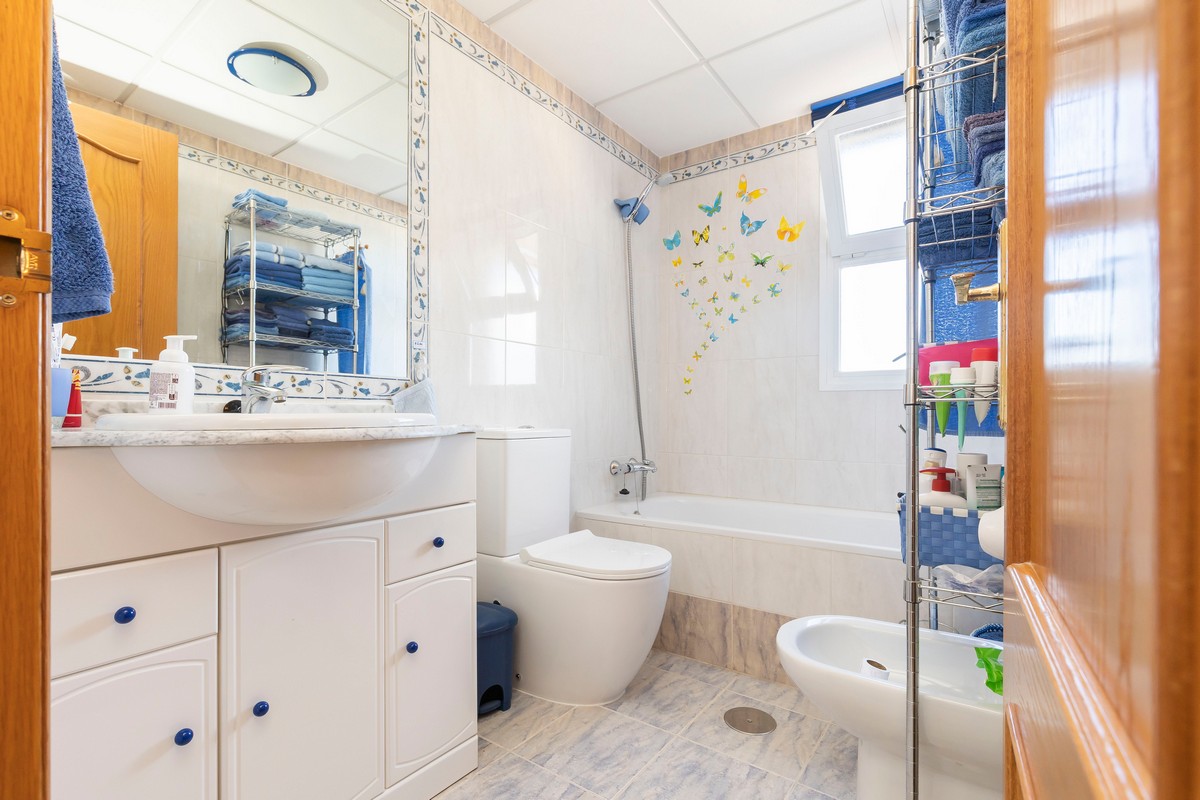 Attique Unique à Las Salinas avec Terrasse de 95 m² et Place de Parking