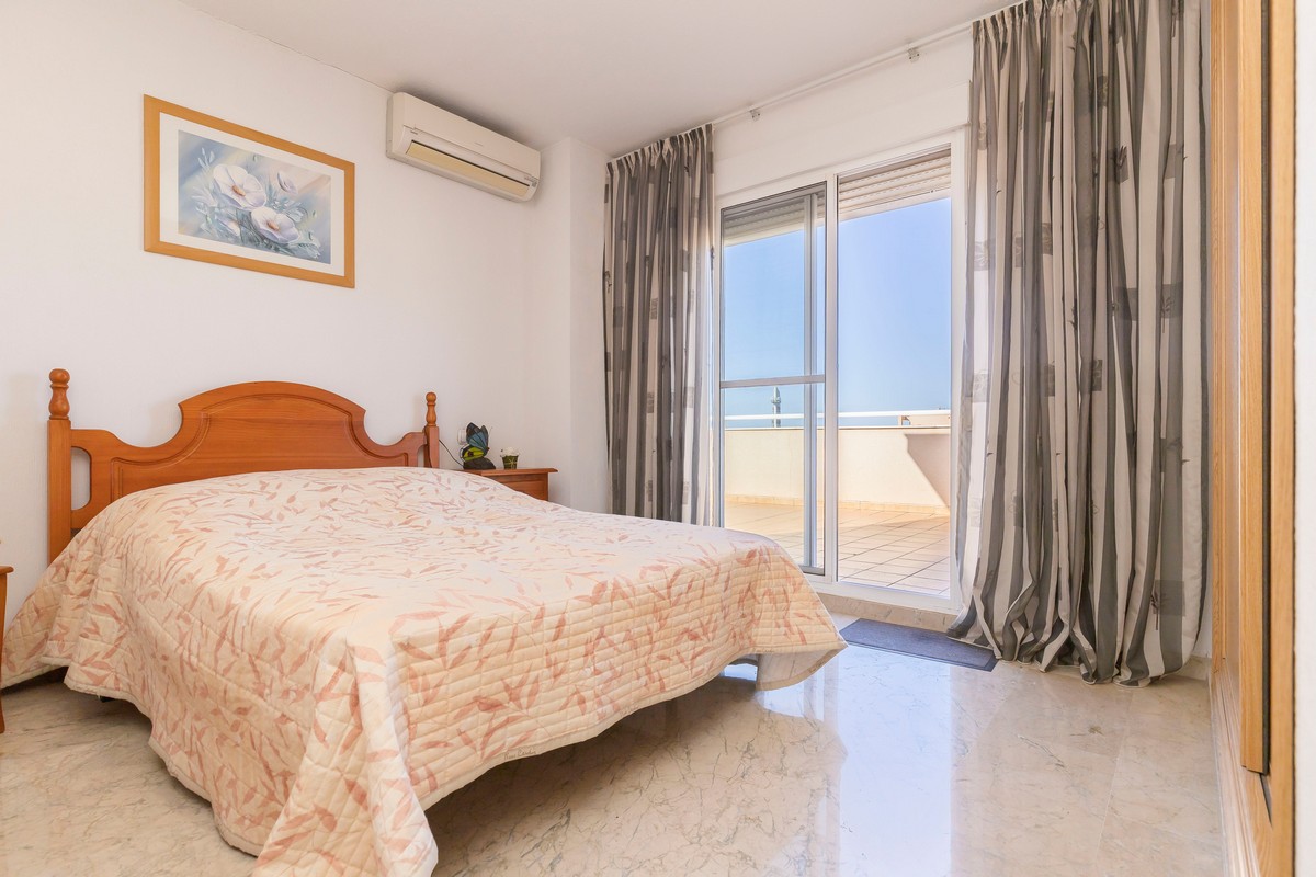 Attique Unique à Las Salinas avec Terrasse de 95 m² et Place de Parking