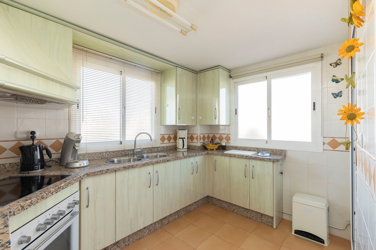 Attique Unique à Las Salinas avec Terrasse de 95 m² et Place de Parking