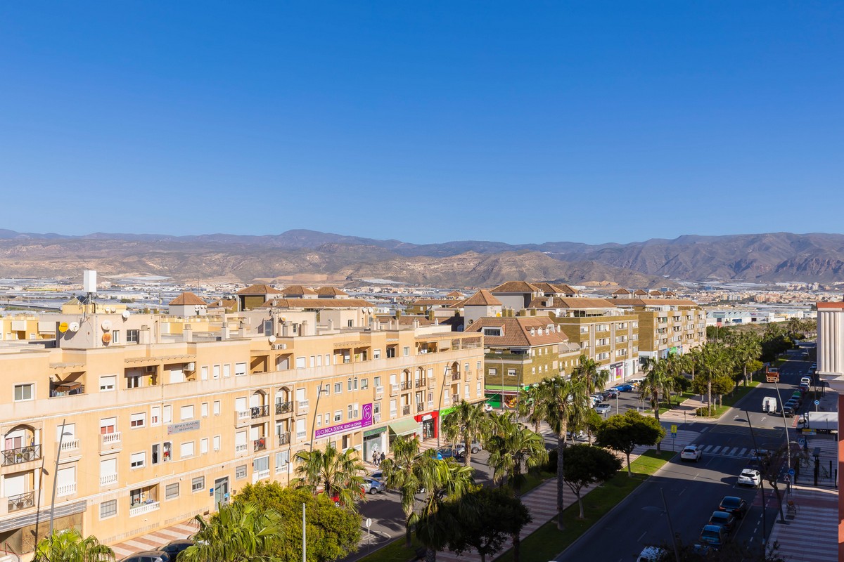 Attique Unique à Las Salinas avec Terrasse de 95 m² et Place de Parking