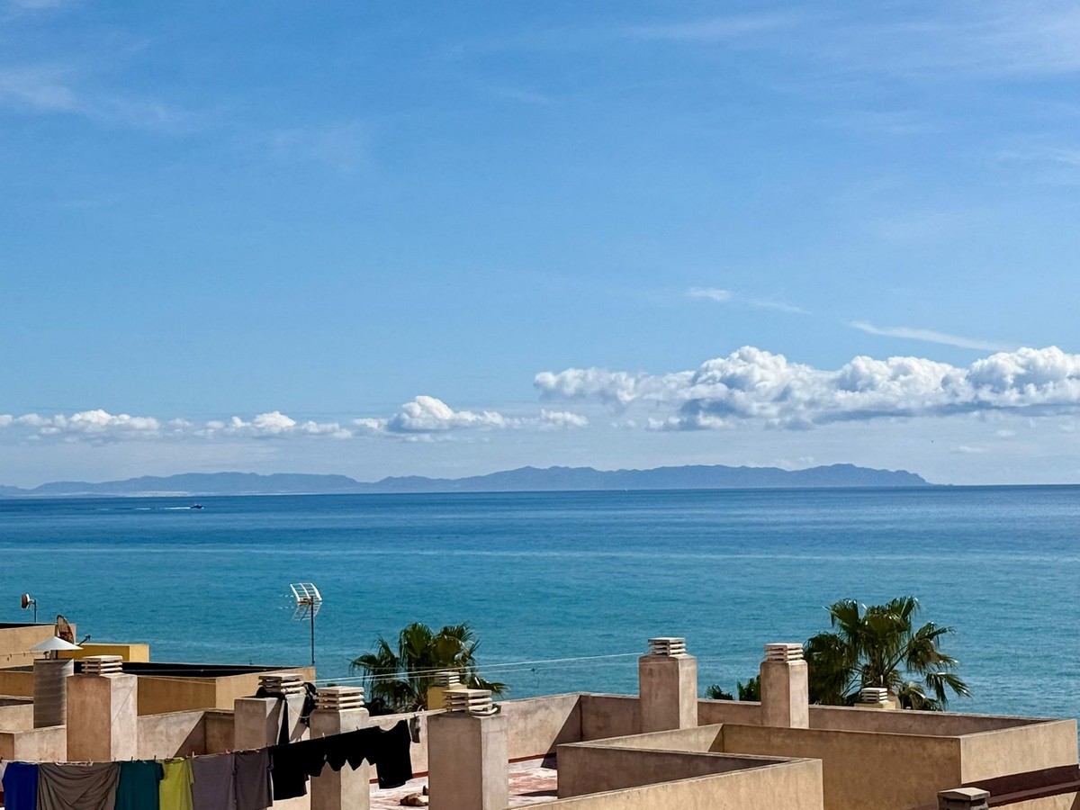 Ático con vistas al mar en Playa de la Bajadilla
