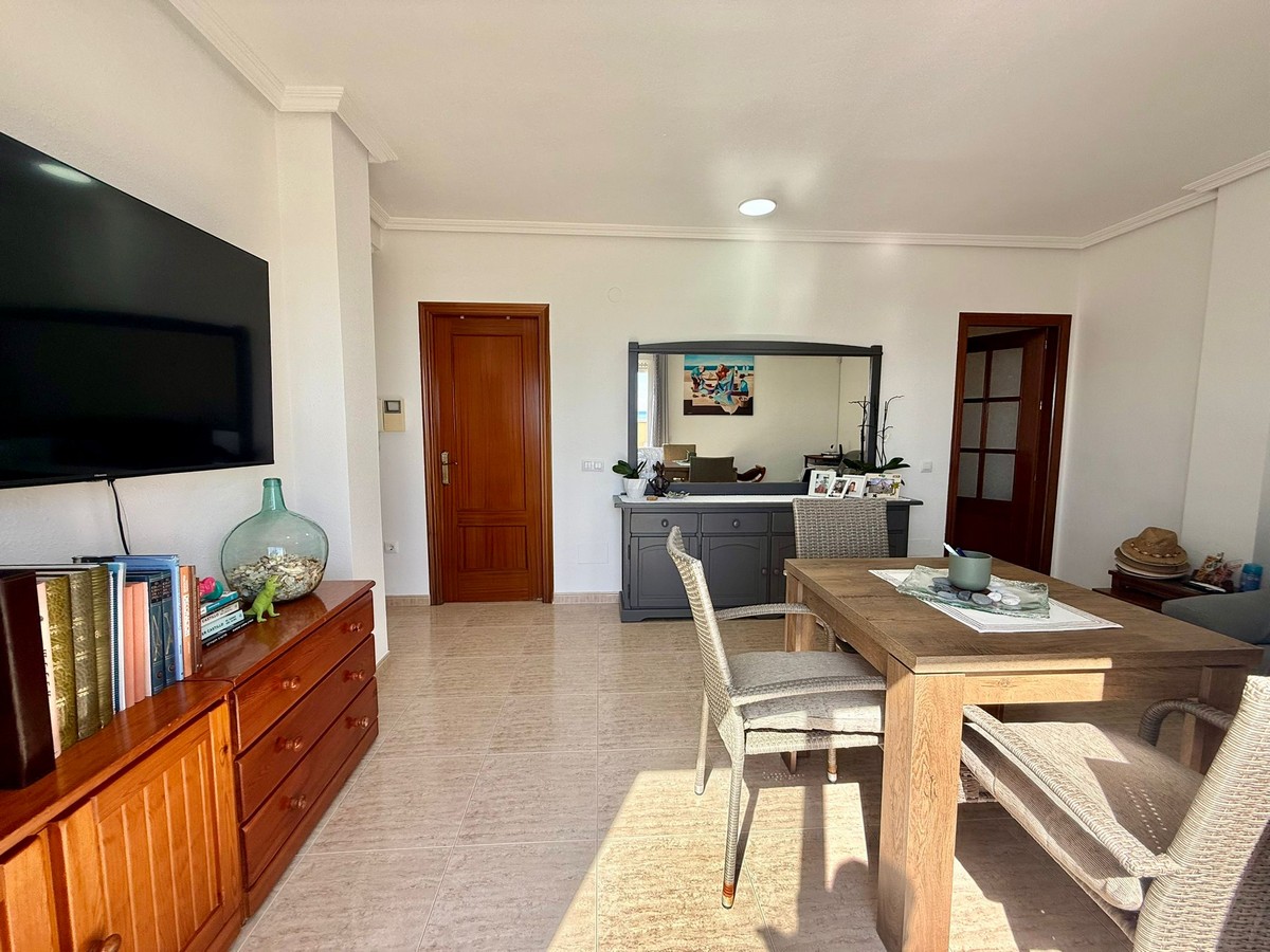 Ático con vistas al mar en Playa de la Bajadilla