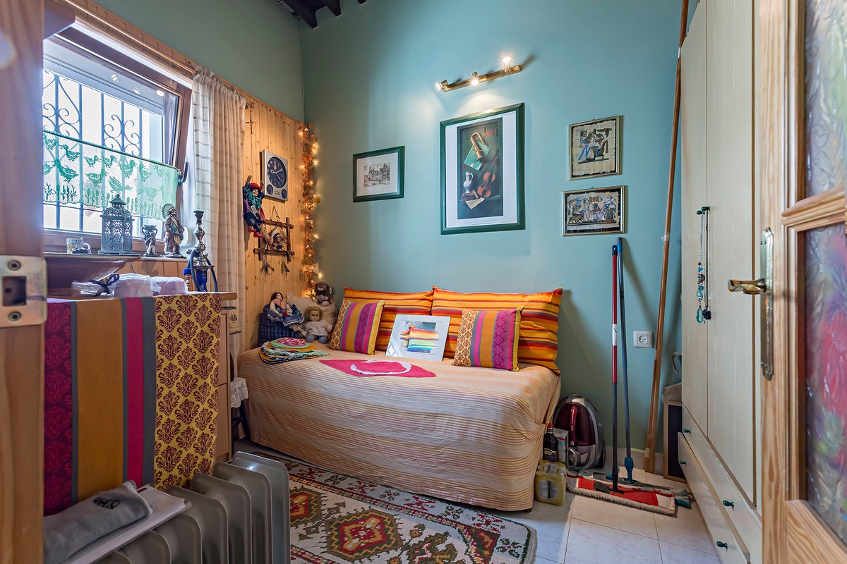 Coqueta Casa De Pueblo Con Alma Y Vistas Despejadas