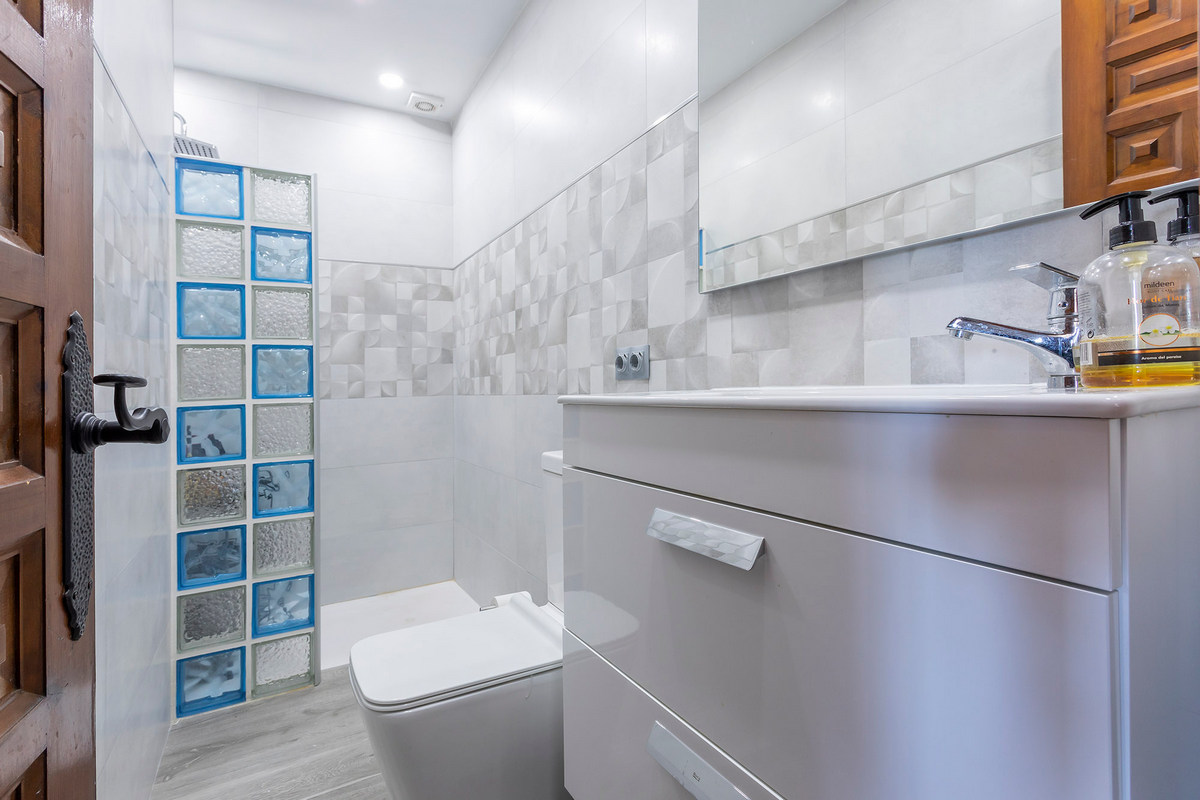 Chalet adosado con vistas espectaculares en Eníx