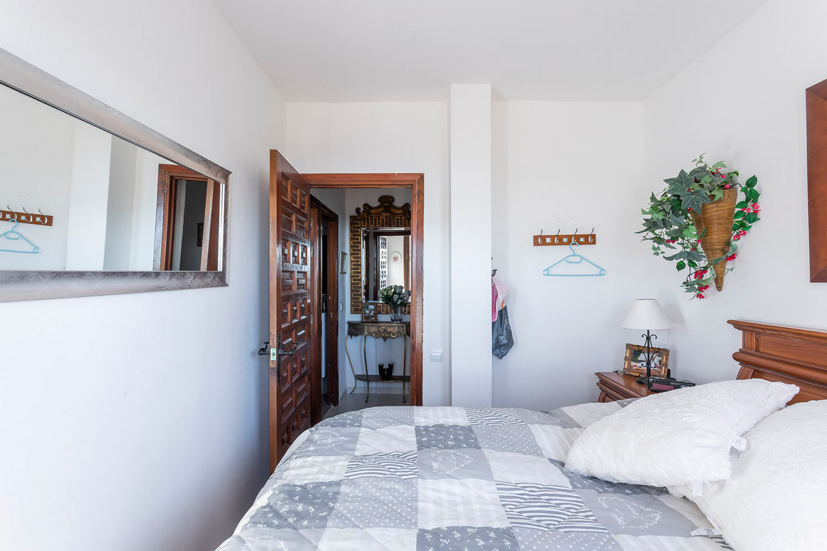 Chalet adosado con vistas espectaculares en Eníx