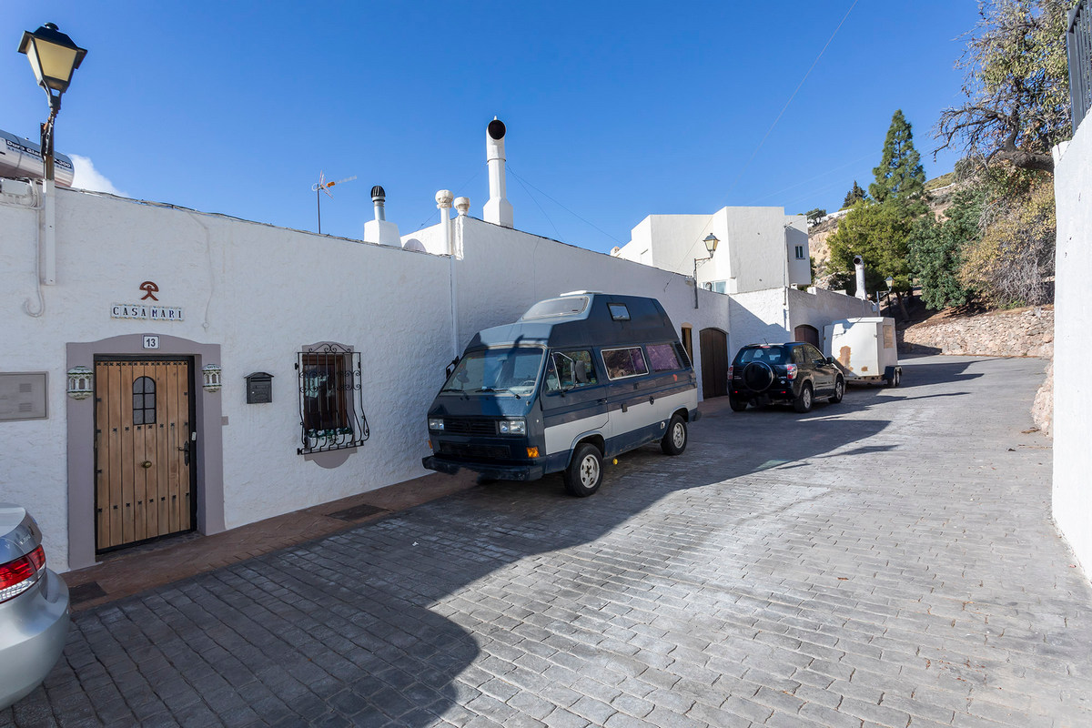 Chalet adosado con vistas espectaculares en Eníx