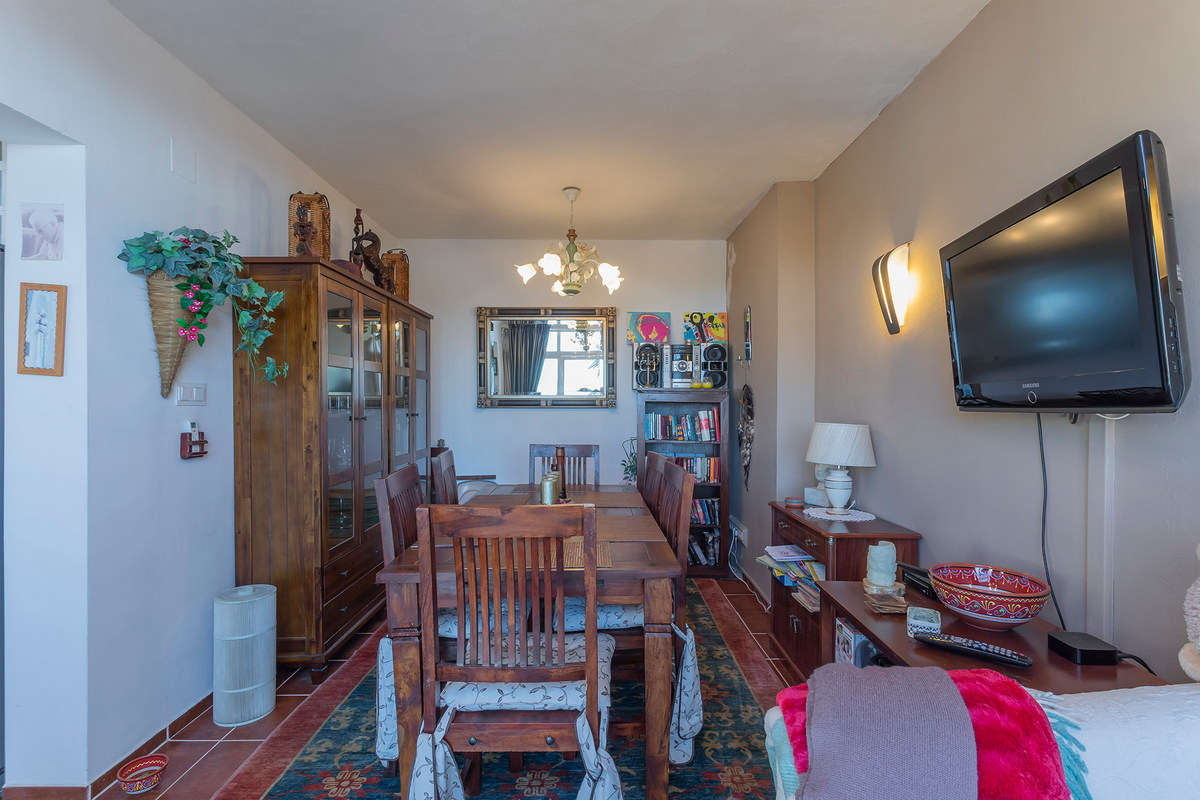 Chalet adosado con vistas espectaculares en Eníx