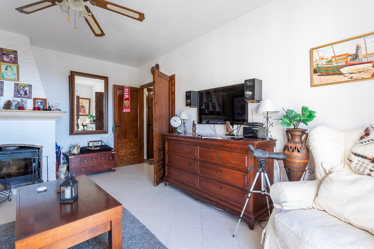 Chalet adosado con vistas espectaculares en Eníx