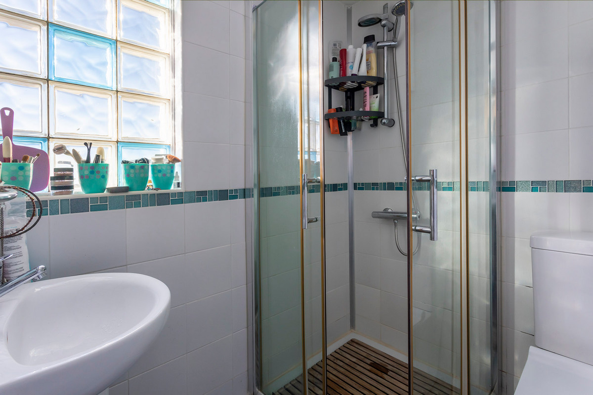 Chalet adosado con vistas espectaculares en Eníx