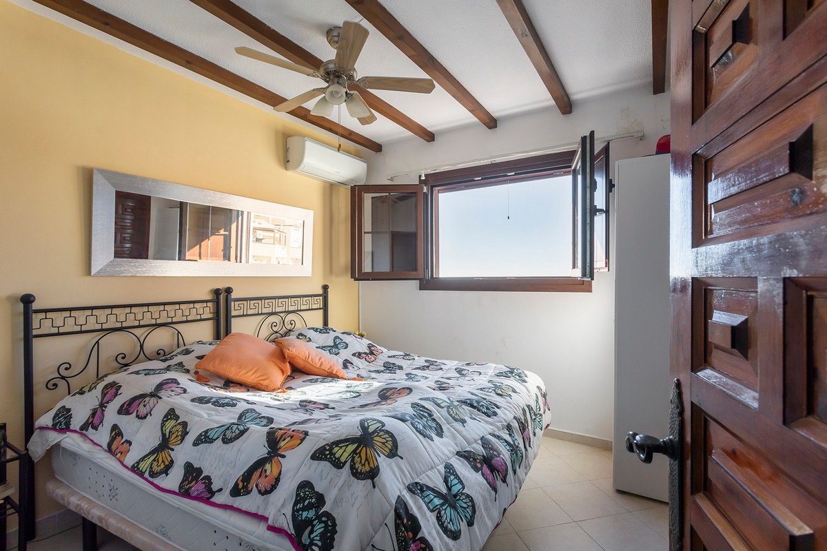 Chalet adosado con vistas espectaculares en Eníx