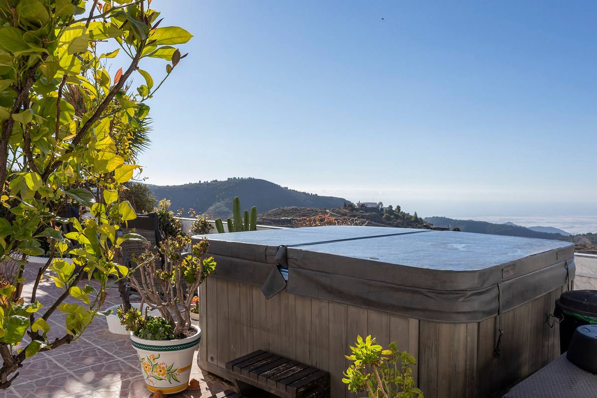 Chalet adosado con vistas espectaculares en Eníx