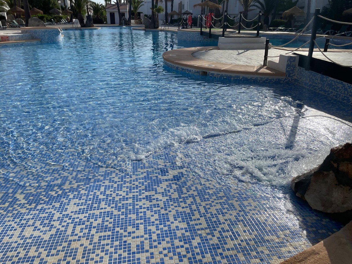 Apartamento en planta baja con jardín, Complejo Golf Center Pueblo