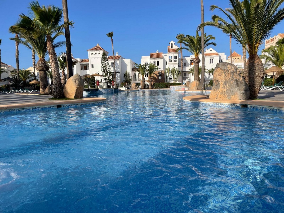 Apartamento en planta baja con jardín, Complejo Golf Center Pueblo