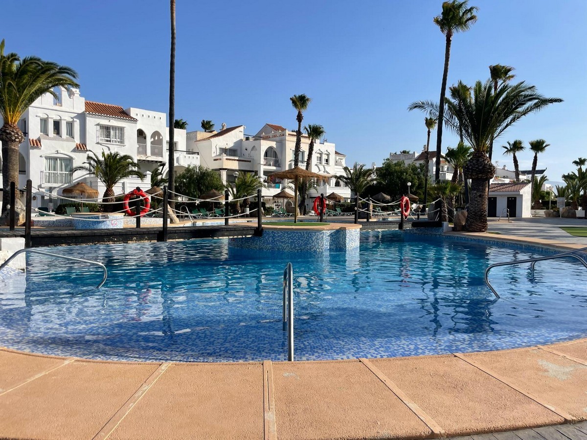 Apartamento en planta baja con jardín, Complejo Golf Center Pueblo