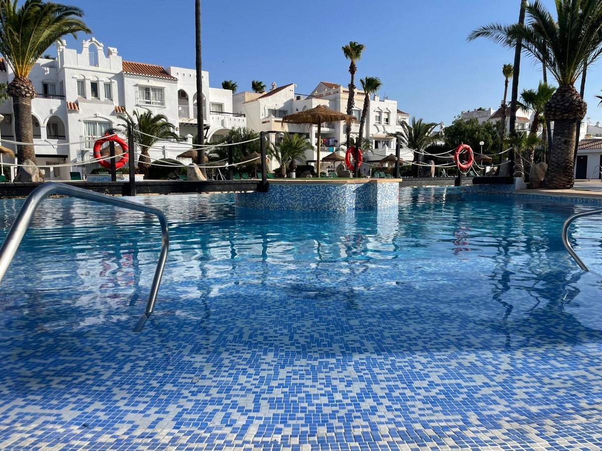 Apartamento en planta baja con jardín, Complejo Golf Center Pueblo