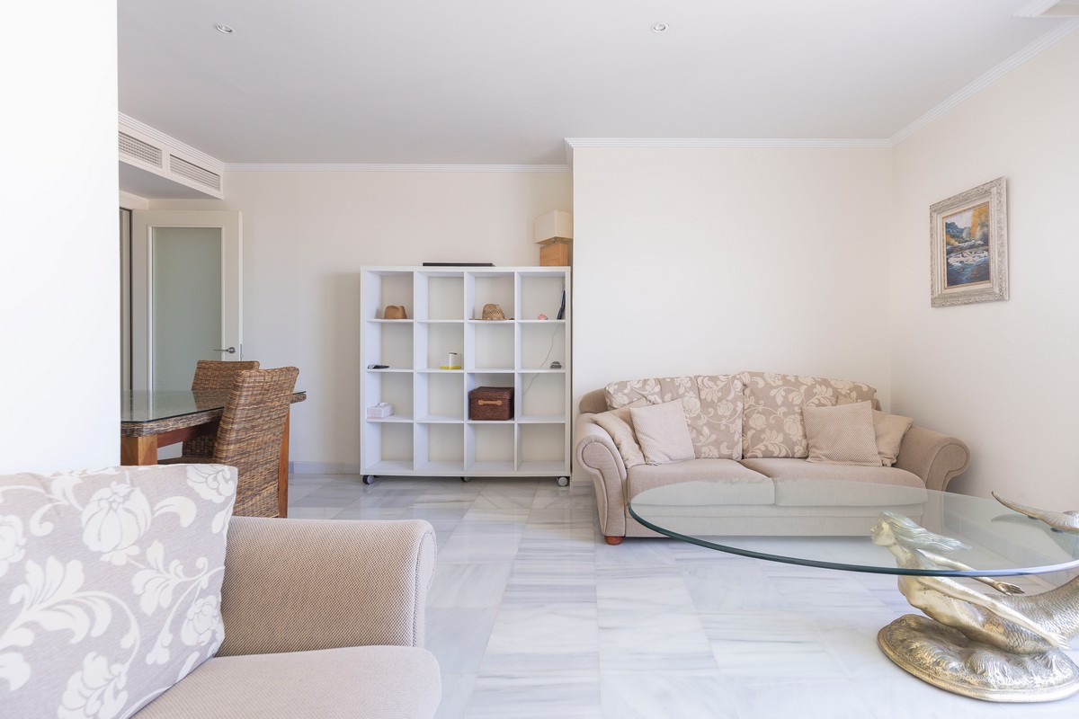 Ático listo para entrar a vivir en el complejo Agua Serena, 2ª línea de playa