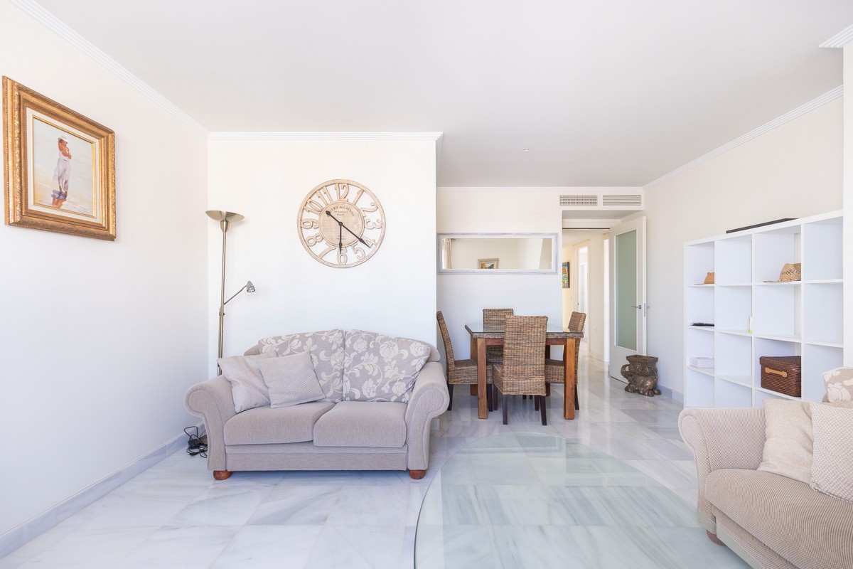 Ático listo para entrar a vivir en el complejo Agua Serena, 2ª línea de playa