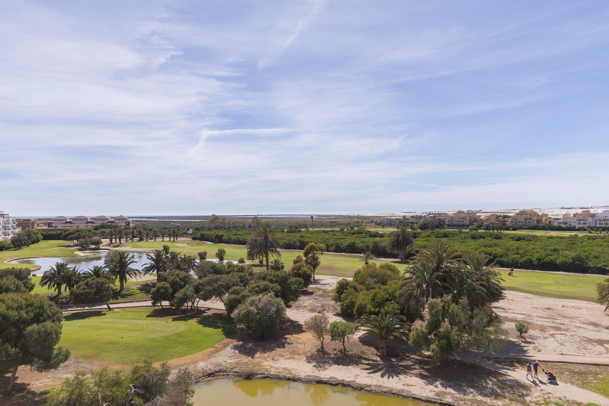 Attico pronto per essere abitato nel complesso Agua Serena, seconda linea di spiaggia