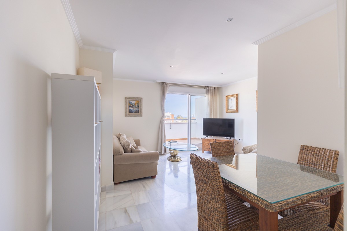 Ático listo para entrar a vivir en el complejo Agua Serena, 2ª línea de playa