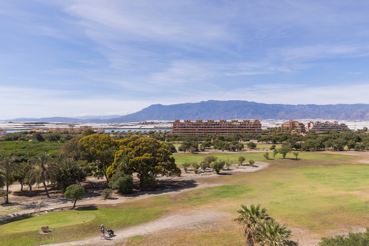 Attico pronto per essere abitato nel complesso Agua Serena, seconda linea di spiaggia
