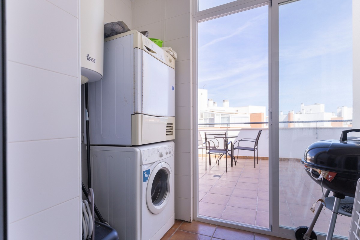 Ático listo para entrar a vivir en el complejo Agua Serena, 2ª línea de playa