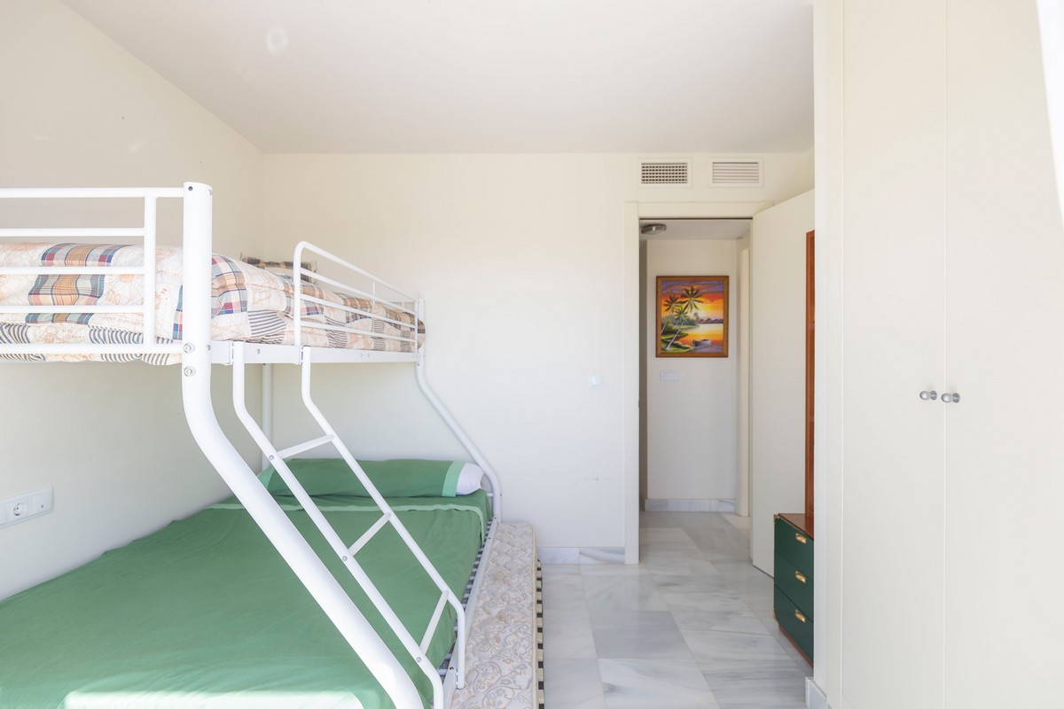 Ático listo para entrar a vivir en el complejo Agua Serena, 2ª línea de playa