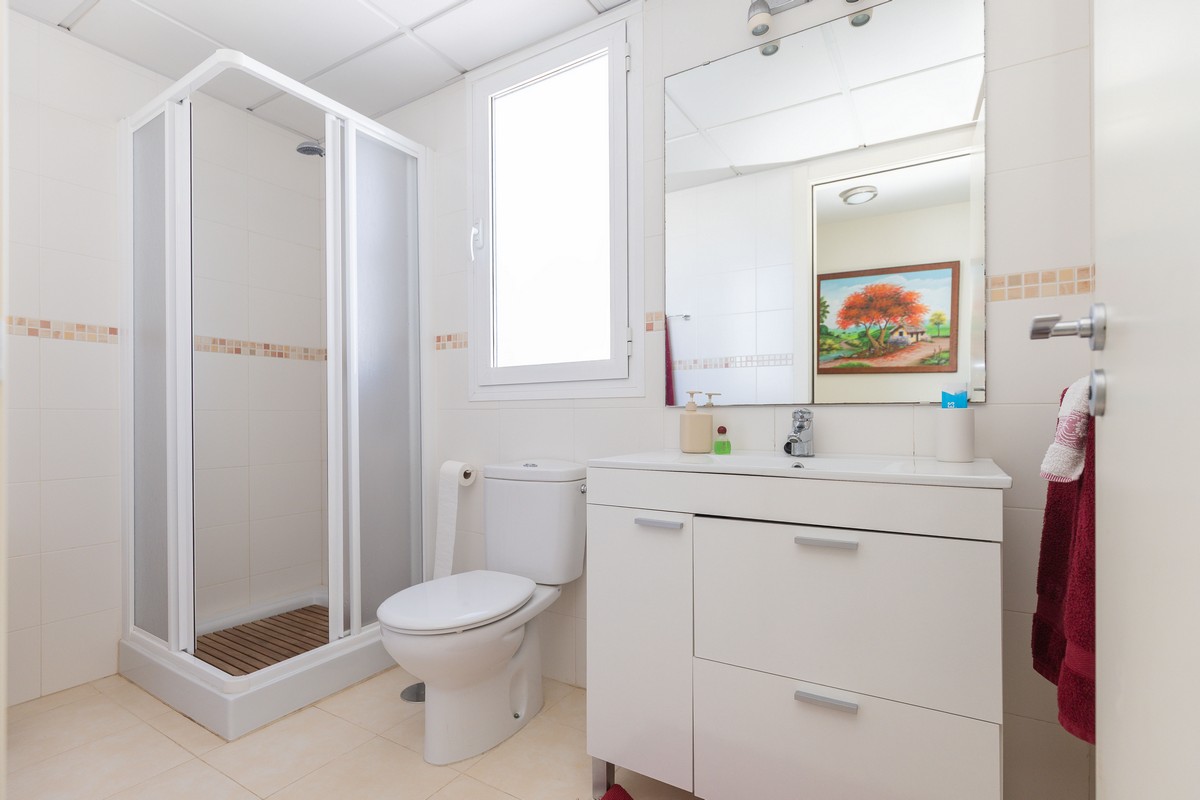 Ático listo para entrar a vivir en el complejo Agua Serena, 2ª línea de playa