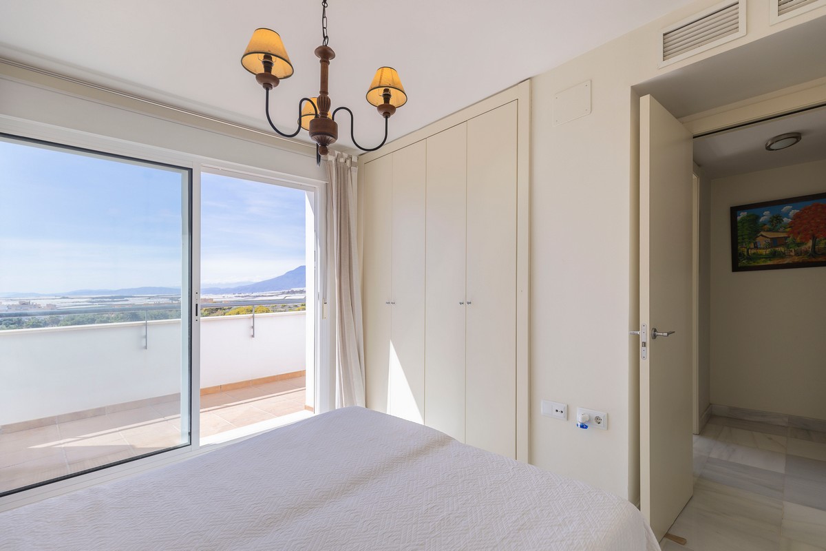 Ático listo para entrar a vivir en el complejo Agua Serena, 2ª línea de playa