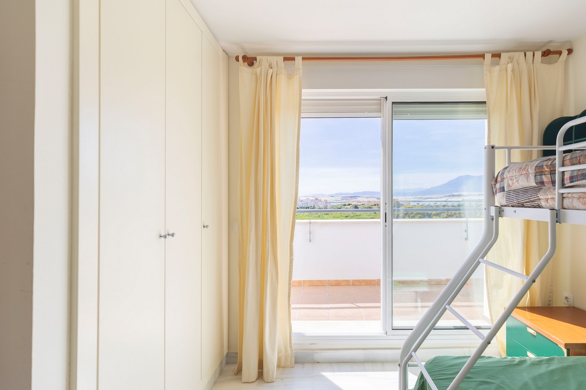 Ático listo para entrar a vivir en el complejo Agua Serena, 2ª línea de playa