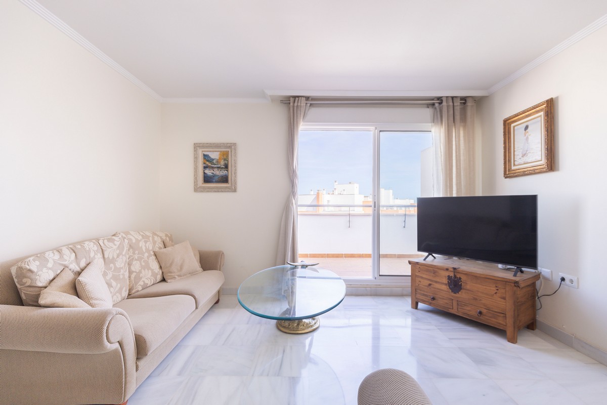 Ático listo para entrar a vivir en el complejo Agua Serena, 2ª línea de playa