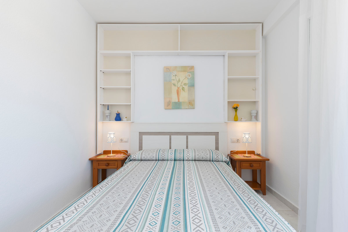 Luminoso ático de 3 dormitorios con vistas al mar en Edf. Atalaya
