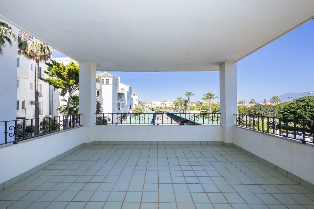 Wohnung in zweiter Strandreihe, Urb. Playa Serena