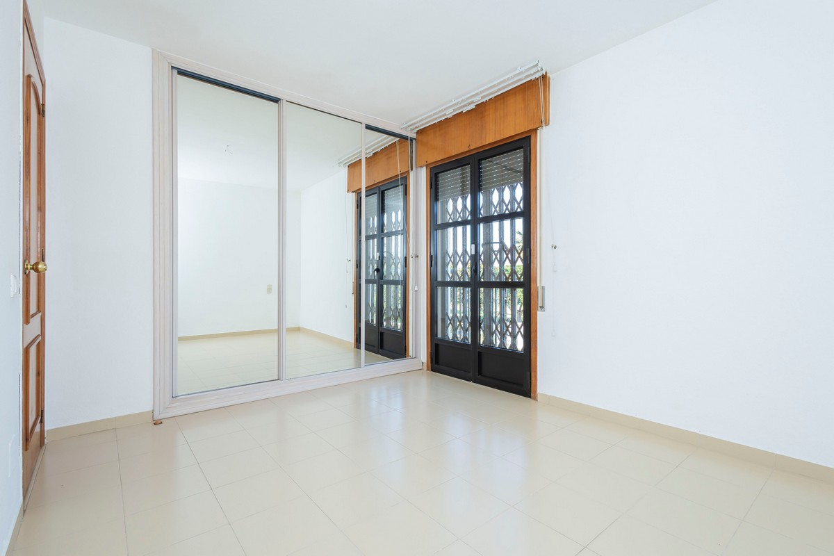Wohnung in zweiter Strandreihe, Urb. Playa Serena
