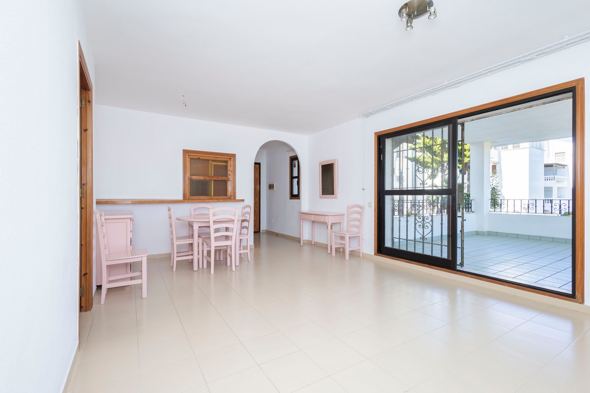 Wohnung in zweiter Strandreihe, Urb. Playa Serena