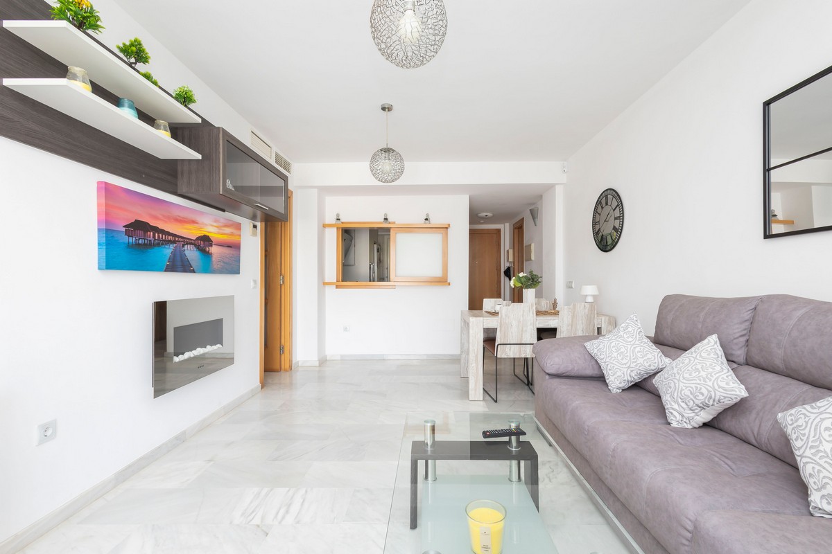 Exclusivo apartamento frente al mar con jardín privado en Complejo Marina Serena Golf