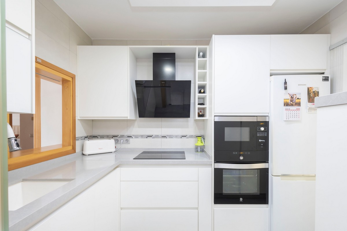 Exclusivo apartamento frente al mar con jardín privado en Complejo Marina Serena Golf