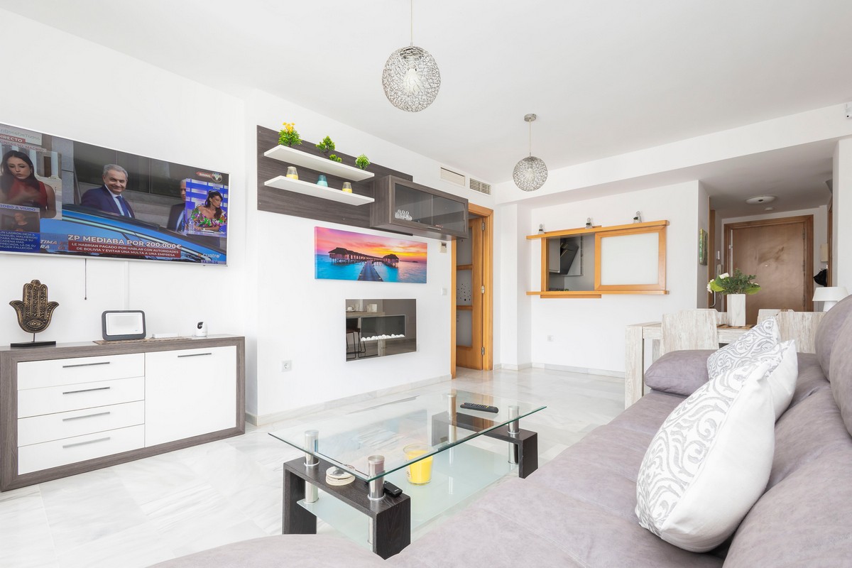 Exclusivo apartamento frente al mar con jardín privado en Complejo Marina Serena Golf