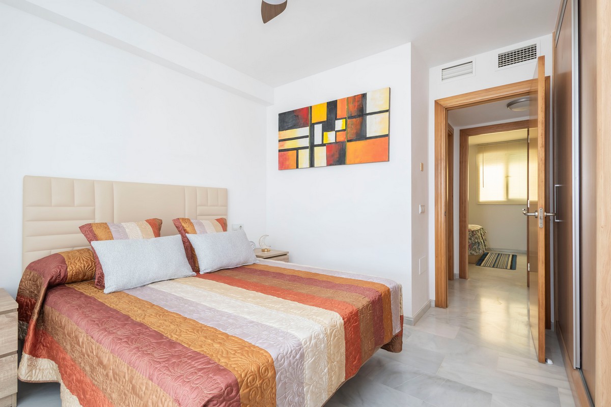 Exclusivo apartamento frente al mar con jardín privado en Complejo Marina Serena Golf