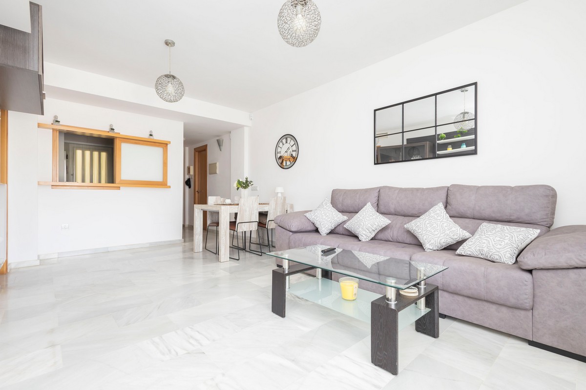 Exclusivo apartamento frente al mar con jardín privado en Complejo Marina Serena Golf