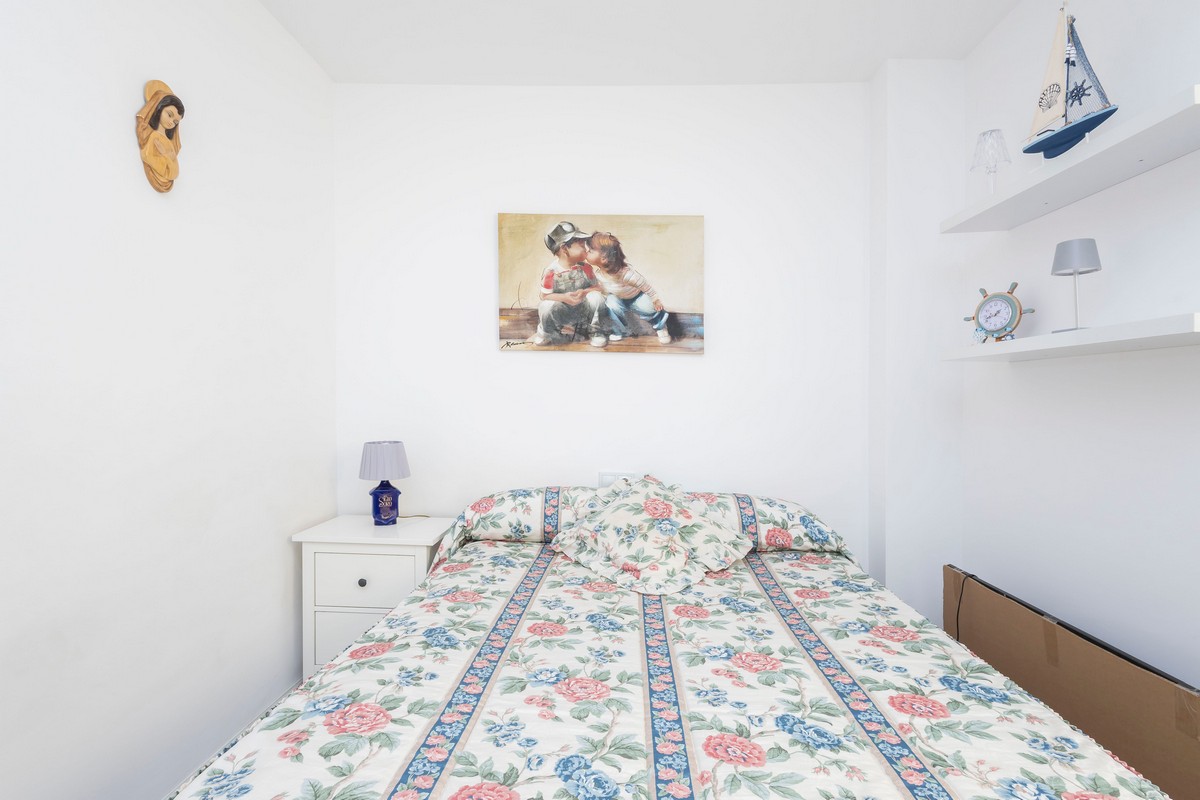 Exclusivo apartamento frente al mar con jardín privado en Complejo Marina Serena Golf
